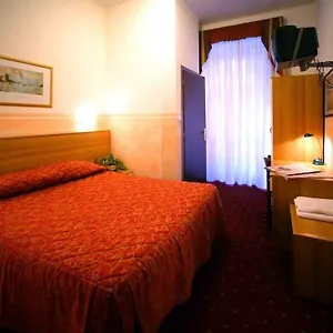 Hotel Assarotti, Janov